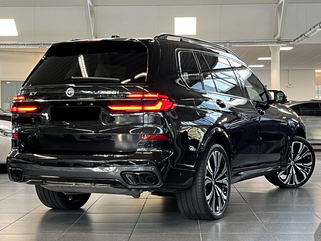 BMW X7 M60i xDrive Msport PRO | FACELIFT | předváděcí auto na dovoz | přímo od německého autorizovaného prodejce | luxusní černé benzínové SUV | černá kůže | skvělá výbava | auto ihned k předání | super cena 2.459.000,- Kč bez DPH | více info a nákup online na AUTOiBUY.com